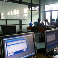 Photo taken at Informatics Laboratory of Gunadarma University by Aakhwan on 10/23/2012