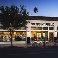 Foto tirada no(a) Waypoint Public por Waypoint Public em 5/19/2016