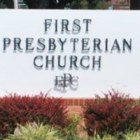 Foto diambil di First Presbyterian Church of West Memphis oleh Helen L. pada 5/4/2014