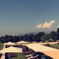 Foto diambil di Palazzo Arzaga Hotel Lake Garda - Spa &amp;amp; Golf Club Resort oleh Lara S. pada 8/10/2018
