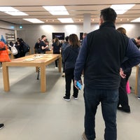 Photo taken at Apple Doncaster by A_R_Me on 6/25/2019