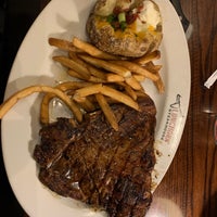 Photo taken at LongHorn Steakhouse by A_R_Me on 1/4/2021