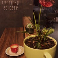Foto diambil di Cantinho do Café oleh Andre B. pada 10/10/2019