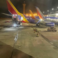 Foto scattata a Aeroporto internazionale di Denver (DEN) da Keren G. il 8/16/2022