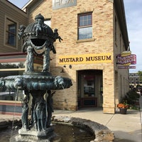 10/6/2019 tarihinde Keren G.ziyaretçi tarafından National Mustard Museum'de çekilen fotoğraf