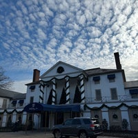 Foto tomada en Williamsburg Inn, an official Colonial Williamsburg Hotel  por Satoko el 12/29/2023