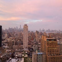 Photo taken at SpringHill Suites by Marriott New York Manhattan/Chelsea by Satoko on 9/22/2022