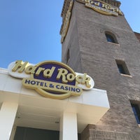Foto diambil di Hard Rock Hotel &amp; Casino Sioux City oleh Laurie H. pada 6/24/2017