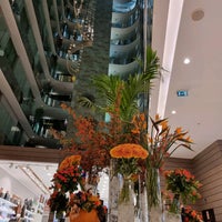 รูปภาพถ่ายที่ Radisson Blu Hotel โดย Saba B. เมื่อ 10/29/2021