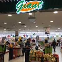 Photo taken at Giant Hypermarket by Chu C. on 11/27/2018