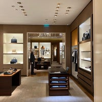 Photo taken at Louis Vuitton by Chu C. on 10/29/2023