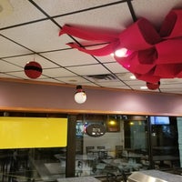 Foto scattata a MURF&amp;#39;S Frozen Custard and Jumbo Burgers da Sue L. il 12/23/2017