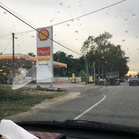 Foto scattata a Shell Jalan Peserai da Kayangan il 12/22/2016