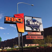 4/21/2013에 Jeremy K.님이 The Blu Pig &amp;amp; Blu Bar에서 찍은 사진