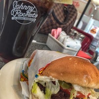 Photo taken at Johnny Rockets by Amir A. on 7/16/2016