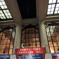 รูปภาพถ่ายที่ Asbury Park Convention Hall โดย Melissa เมื่อ 5/28/2018