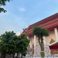 Photo taken at Wat Maha Phruettharam Worawiharn by Boy T. on 11/6/2023