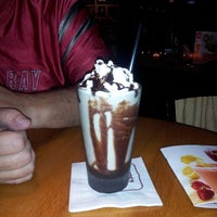Photo taken at Applebee&amp;#39;s Grill + Bar by Laura H. on 5/11/2013