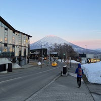 Foto tirada no(a) Niseko Hirafu Village, Japan por Big R. em 3/18/2023