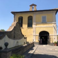 Photo taken at Relais Il Postiglione - Antica Posta dei Chigi by MadGrin on 8/1/2020