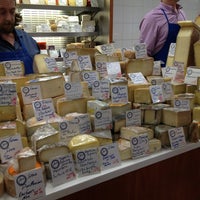 Foto diambil di Ideal Cheese Shop oleh Jenny S. pada 6/8/2013