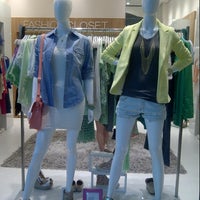 Photo taken at Fashion Closet by Deise S. on 9/21/2012