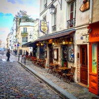 Photo taken at Les petits monstres de Montmartre by TheBigGayAl on 2/25/2016