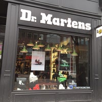 Foto tirada no(a) Dr. Martens Montreal por E B. em 1/31/2016
