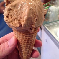 Foto scattata a The Evergreen Ice Cream Co. da Michael B. il 7/20/2013