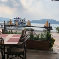 Das Foto wurde bei Demir Restaurant von Salih C. am 8/9/2020 aufgenommen