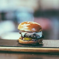 5/24/2016 tarihinde Extra Napkin Burger- Grill - Saladziyaretçi tarafından Extra Napkin Burger- Grill - Salad'de çekilen fotoğraf