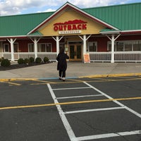 Photo taken at Outback Steakhouse by Vinny R. on 4/5/2015
