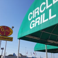 รูปภาพถ่ายที่ Circle Grill โดย Circle Grill เมื่อ 5/23/2016