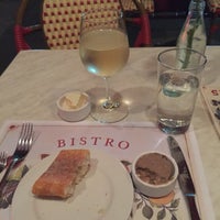 Photo prise au Bistro Cassis Restaurant par A.J. H. le7/29/2017
