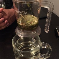 Снимок сделан в The Tea Bar пользователем Sameer&amp;#39;s E. 5/2/2017