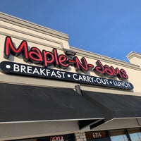 Foto tirada no(a) Maple N Jams por Erik R. em 2/18/2019