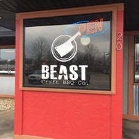 Foto tomada en BEAST Craft BBQ Co.  por Erik R. el 2/15/2017