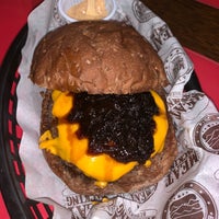 Снимок сделан в Meatpacking NY Prime Burgers пользователем Maura B. 9/15/2019