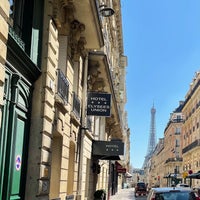 Foto diambil di Hôtel Elysées Union oleh Arefe I. pada 8/14/2021