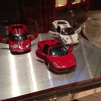 Снимок сделан в Ferrari Maserati Showroom and Dealership пользователем Mikhail S. 5/6/2013