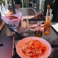 รูปภาพถ่ายที่ Piattini Wine Cafe โดย j e s’ เมื่อ 7/8/2019