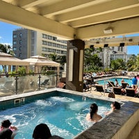 Photo taken at Pool - Hyatt Regency Waikiki by Osamu Y. on 11/27/2021