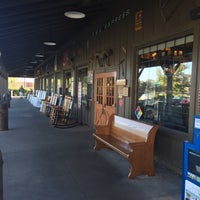 Photo taken at Cracker Barrel Old Country Store by PT on 9/26/2016