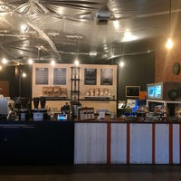 รูปภาพถ่ายที่ PT&amp;#39;s Coffee โดย PT เมื่อ 9/26/2017