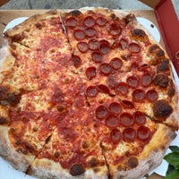 5/2/2024 tarihinde Kevin H.ziyaretçi tarafından Pizza Lupo'de çekilen fotoğraf