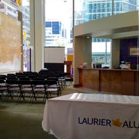 Das Foto wurde bei Laurier Toronto von Laurier Toronto am 5/25/2016 aufgenommen