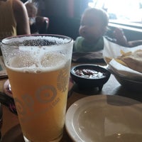 Foto scattata a Totopo Mexican Kitchen and Bar da Ryan il 10/2/2019