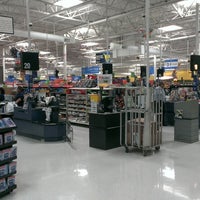 Photo taken at Walmart Supercenter by Robert E. on 3/27/2013