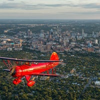 รูปภาพถ่ายที่ Austin Biplane โดย Austin Biplane เมื่อ 5/25/2016