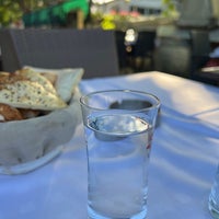 Das Foto wurde bei Şirnaz Ocakbaşı Restaurant von Emrullah am 5/25/2024 aufgenommen